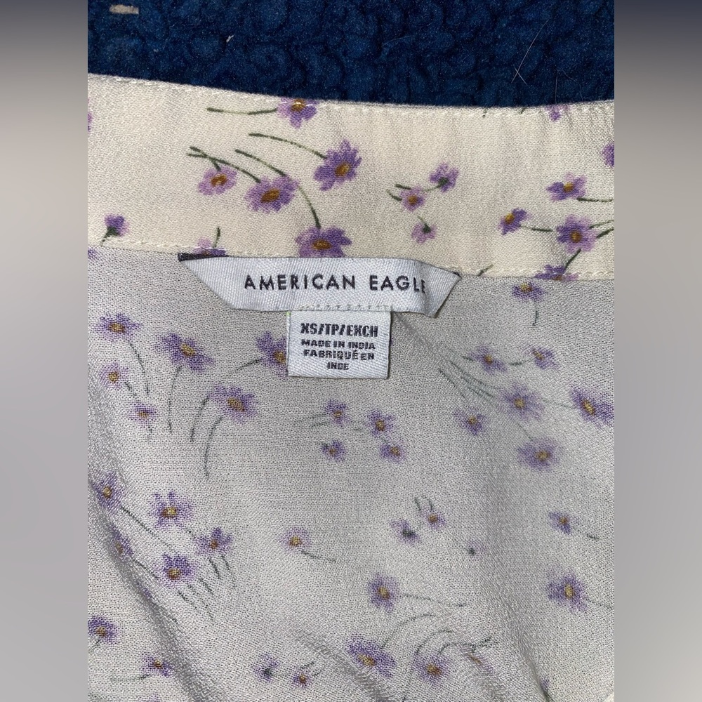 American Eagle cream wrap blouse with purple flowers in size XS. - Picture 5 of 5